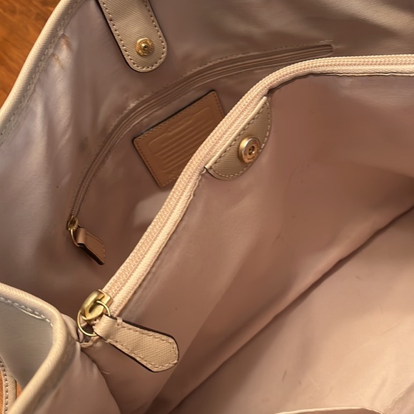 Coach Handbag - Picture 9 of 10